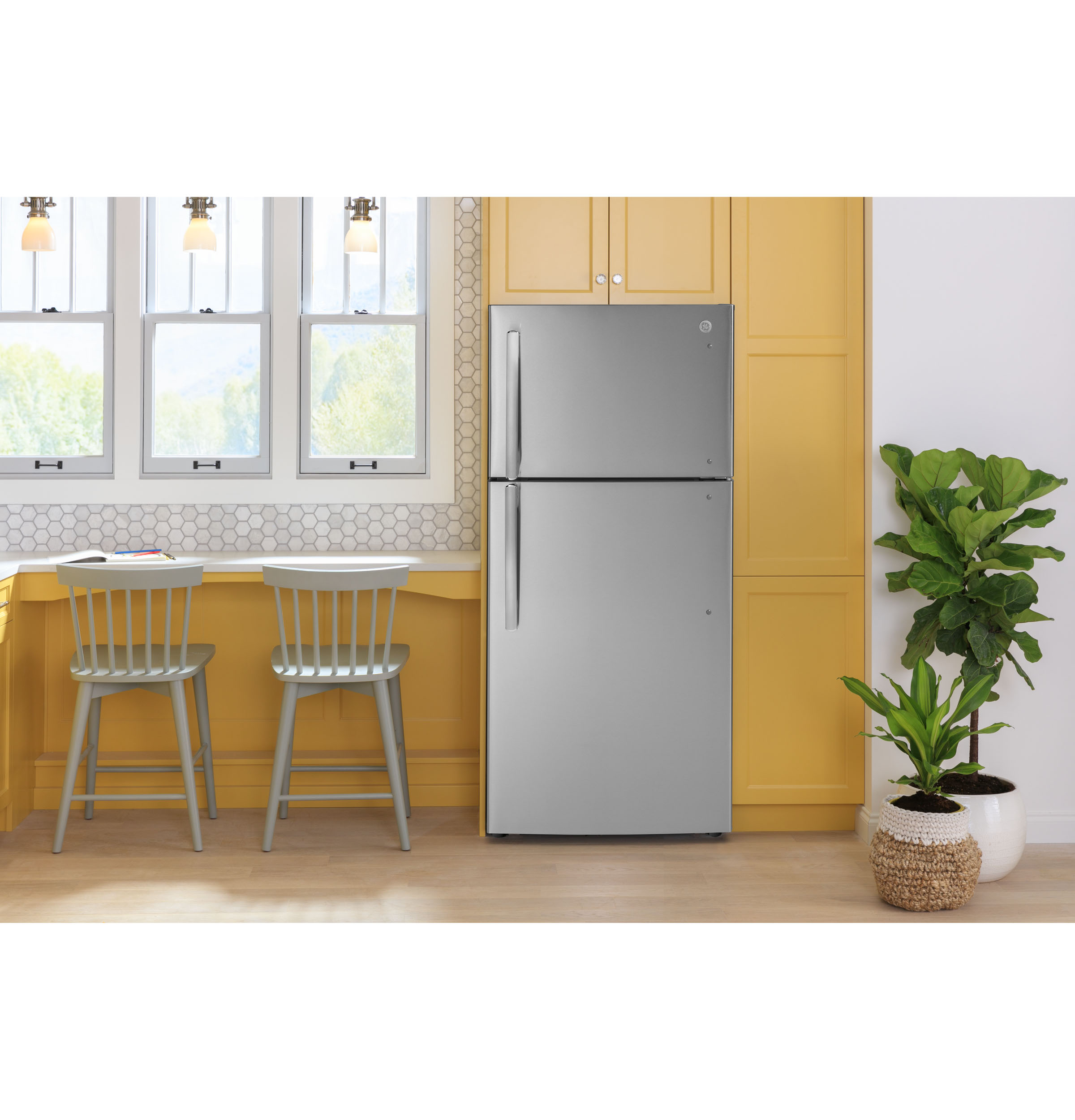 18.3 Cu. Ft. Top-Freezer Refrigerator GTE18MSRRSS