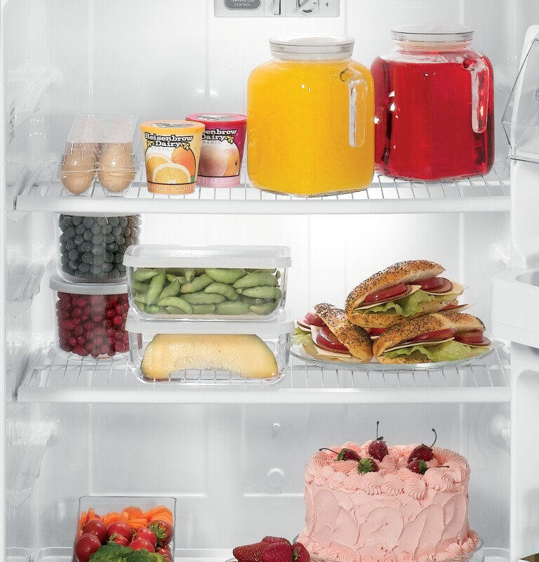 15.5 Cu. Ft. Top-Freezer Refrigerator GTH16DBERBB