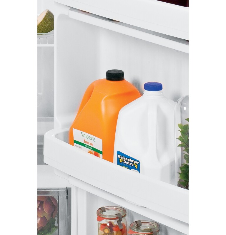 18.1 Cu. Ft. Top-Freezer Refrigerator GTH18CBEBB