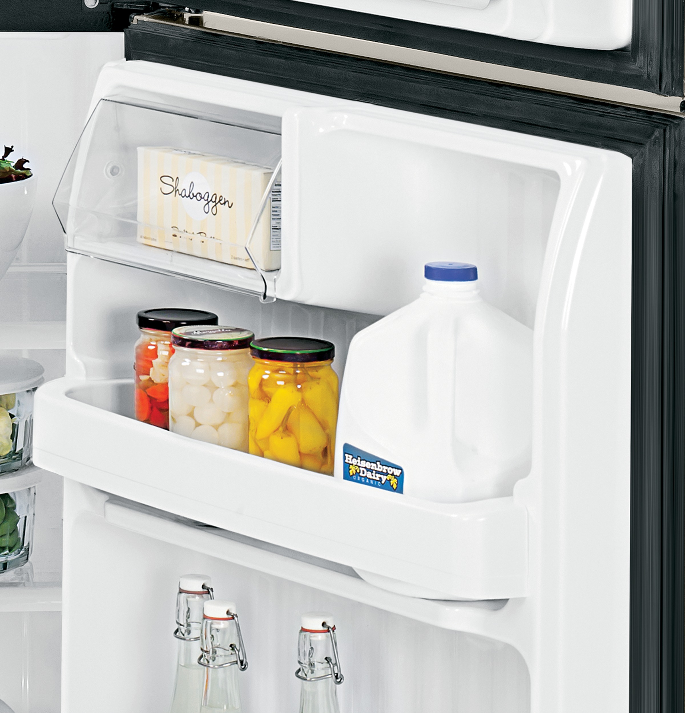 18.1 Cu. Ft. Top-Freezer Refrigerator GTJ18GCDSA