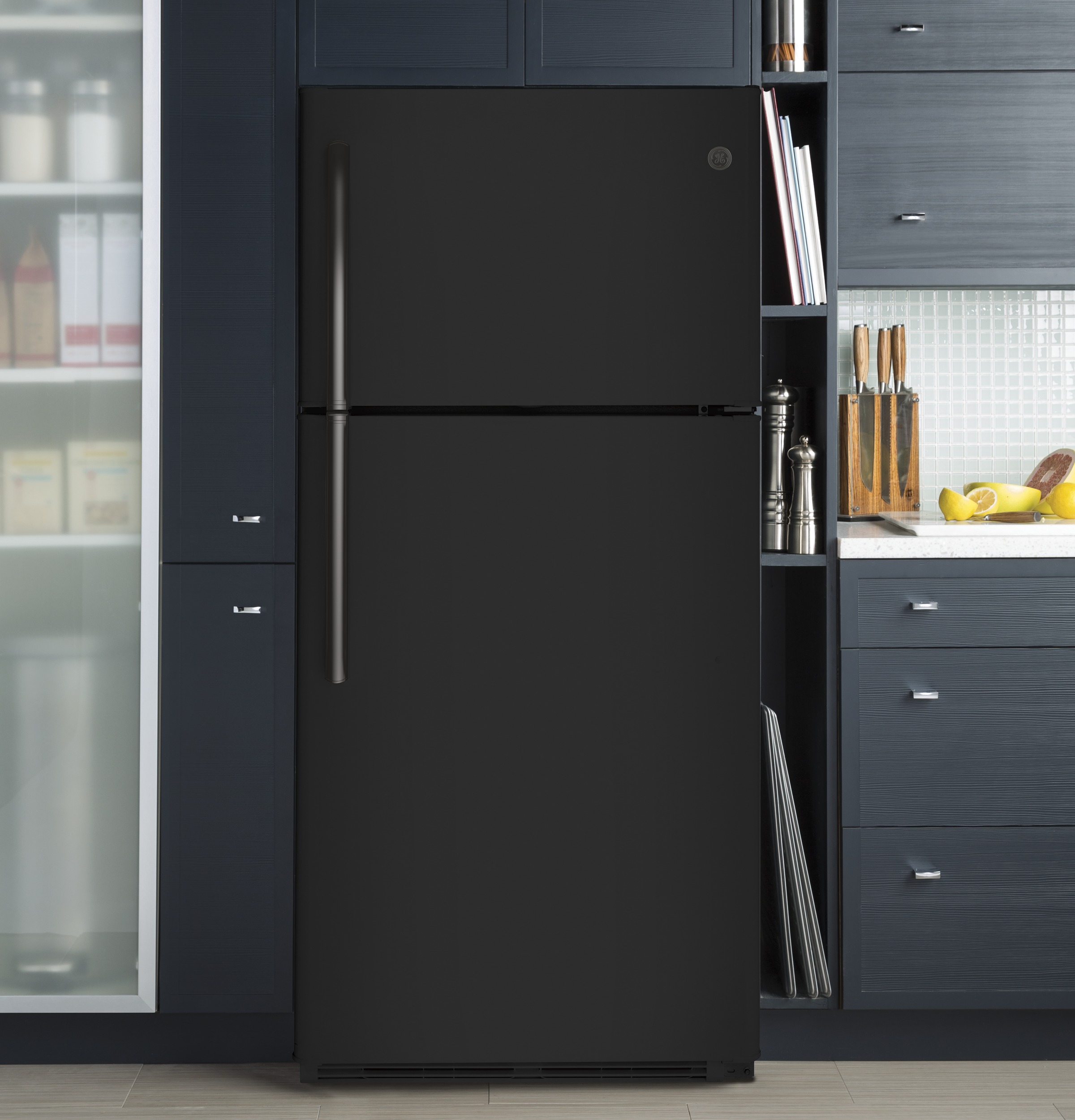 18.2 Cu. Ft. Top-Freezer Refrigerator GTS18FGLBB
