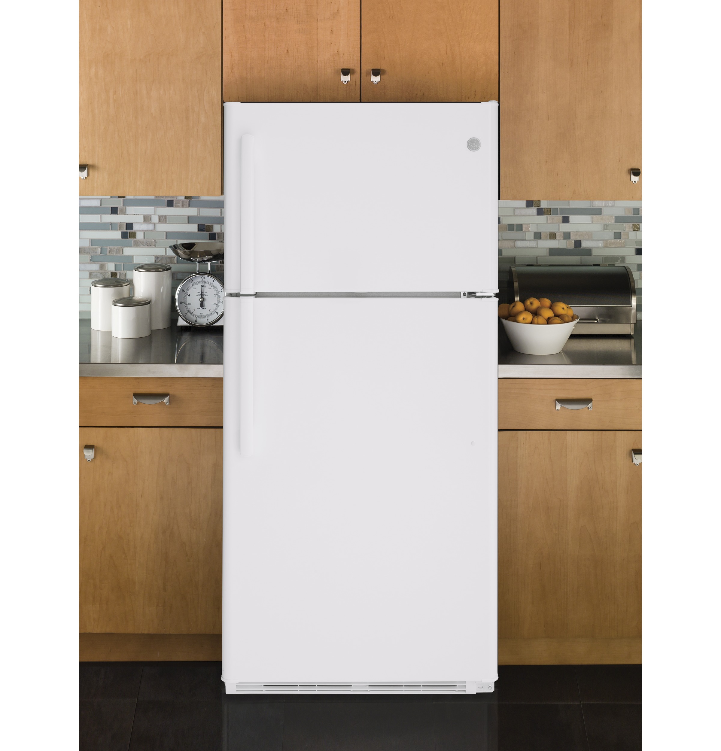 18.2 Cu. Ft. Top-Freezer Refrigerator GTS18FGLWW