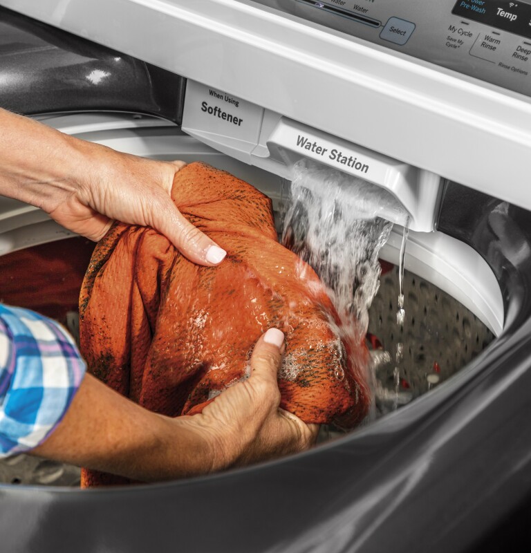 5.2 cu. ft. Capacity Smart Washer with Sanitize w/Oxi and SmartDispense GTW840CSNWS