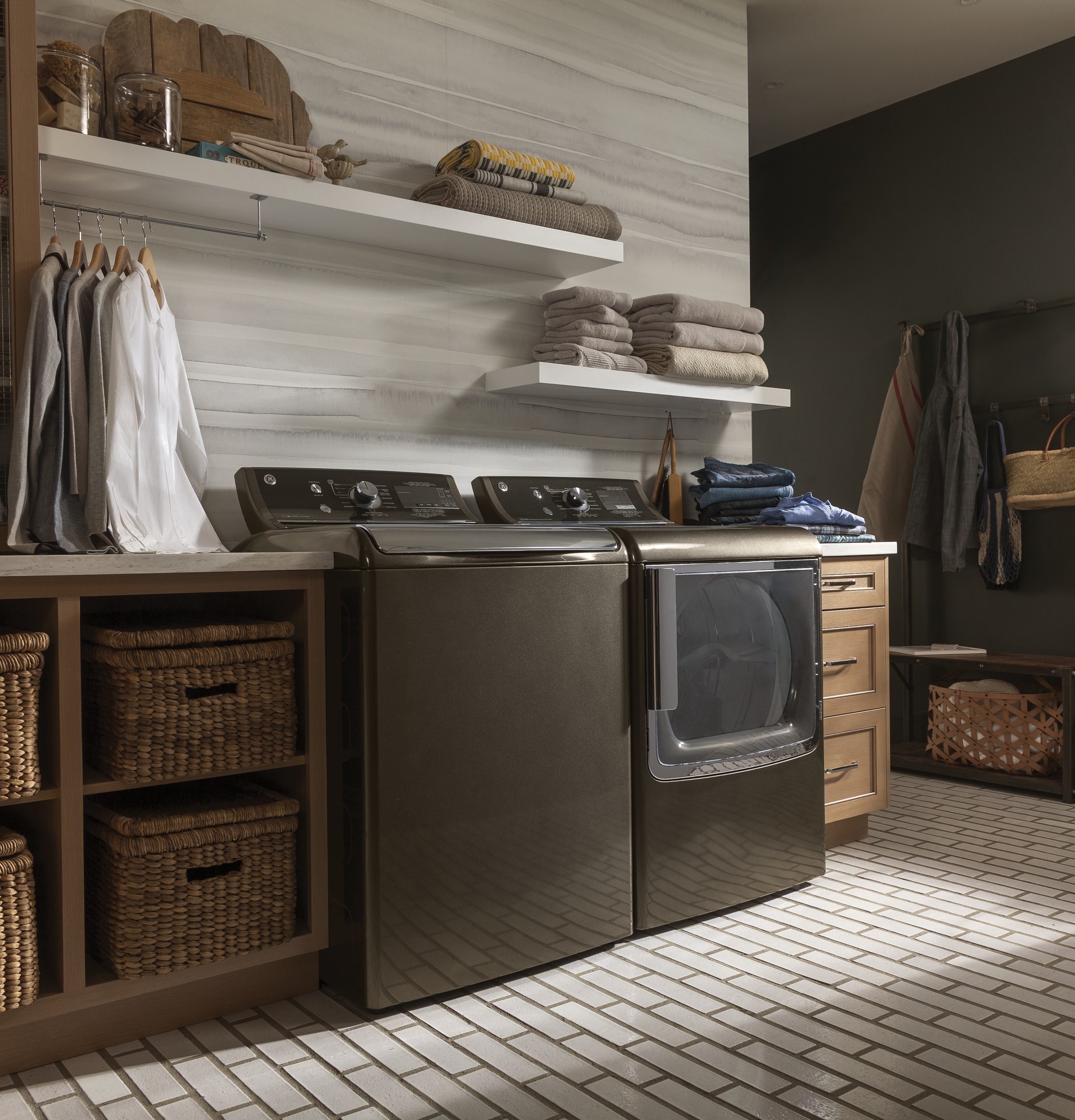 5.1 DOE cu. ft. capacity washer with SmartDispense Technology GTW860SPJMC