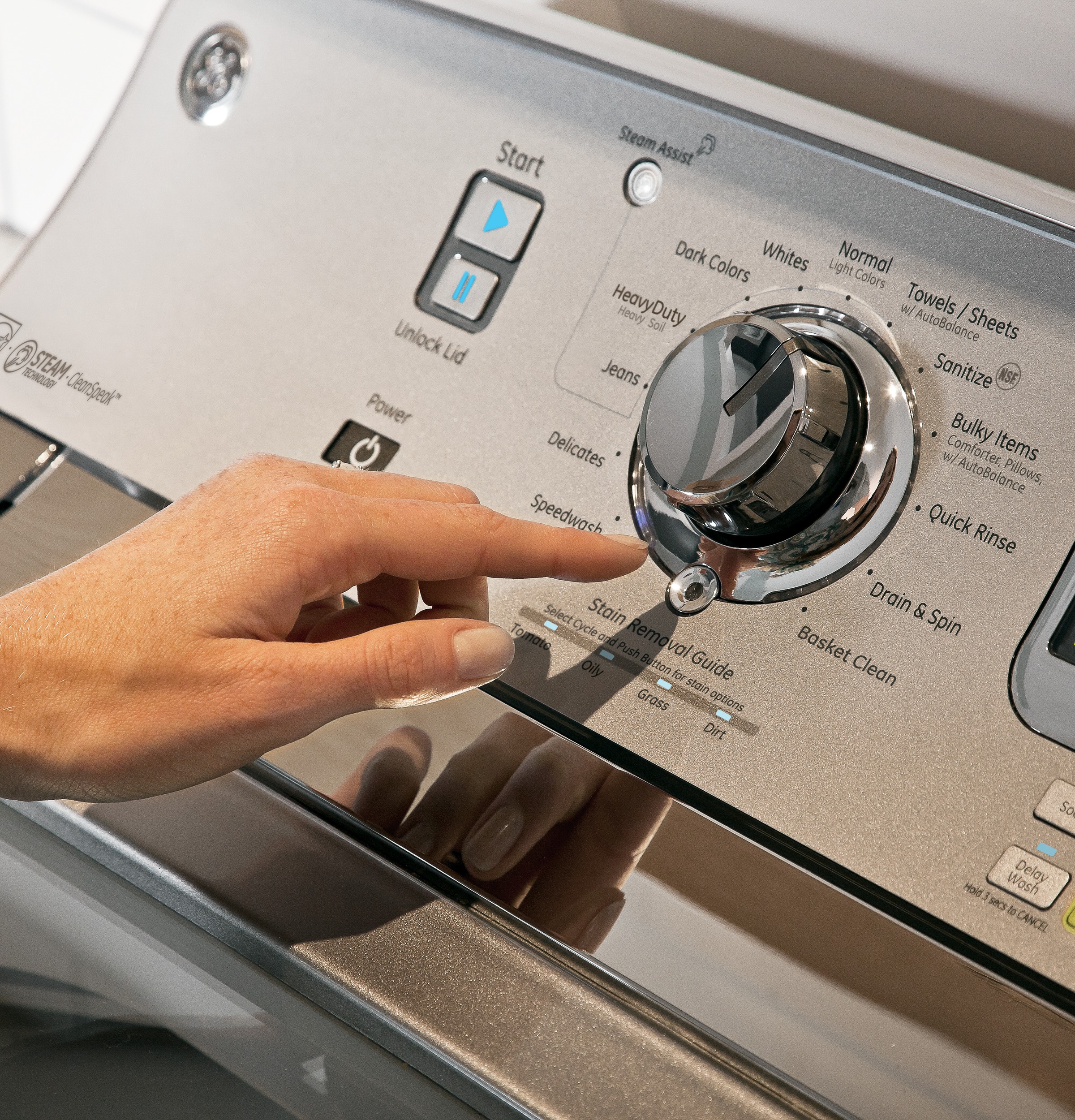 4.8 DOE cu. ft. capacity washer with stainless steel basket and steam GTWS8455DMC