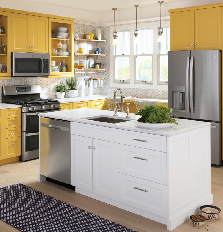 22.1 Cu. Ft. Counter-Depth Fingerprint Resistant French-Door Refrigerator GYE22GYNFS