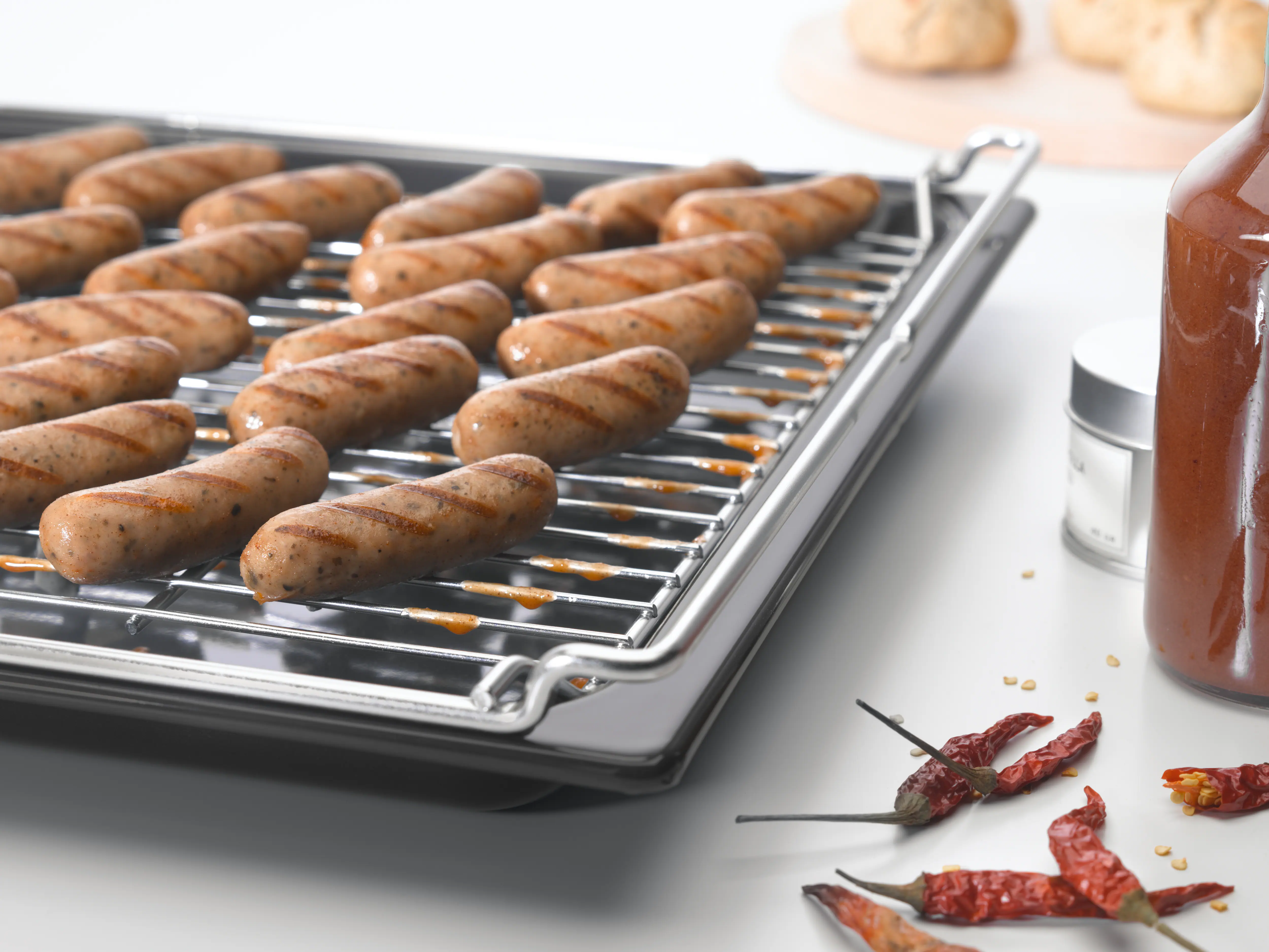 Genuine baking and roasting rack with PyroFit finish. HBBR72