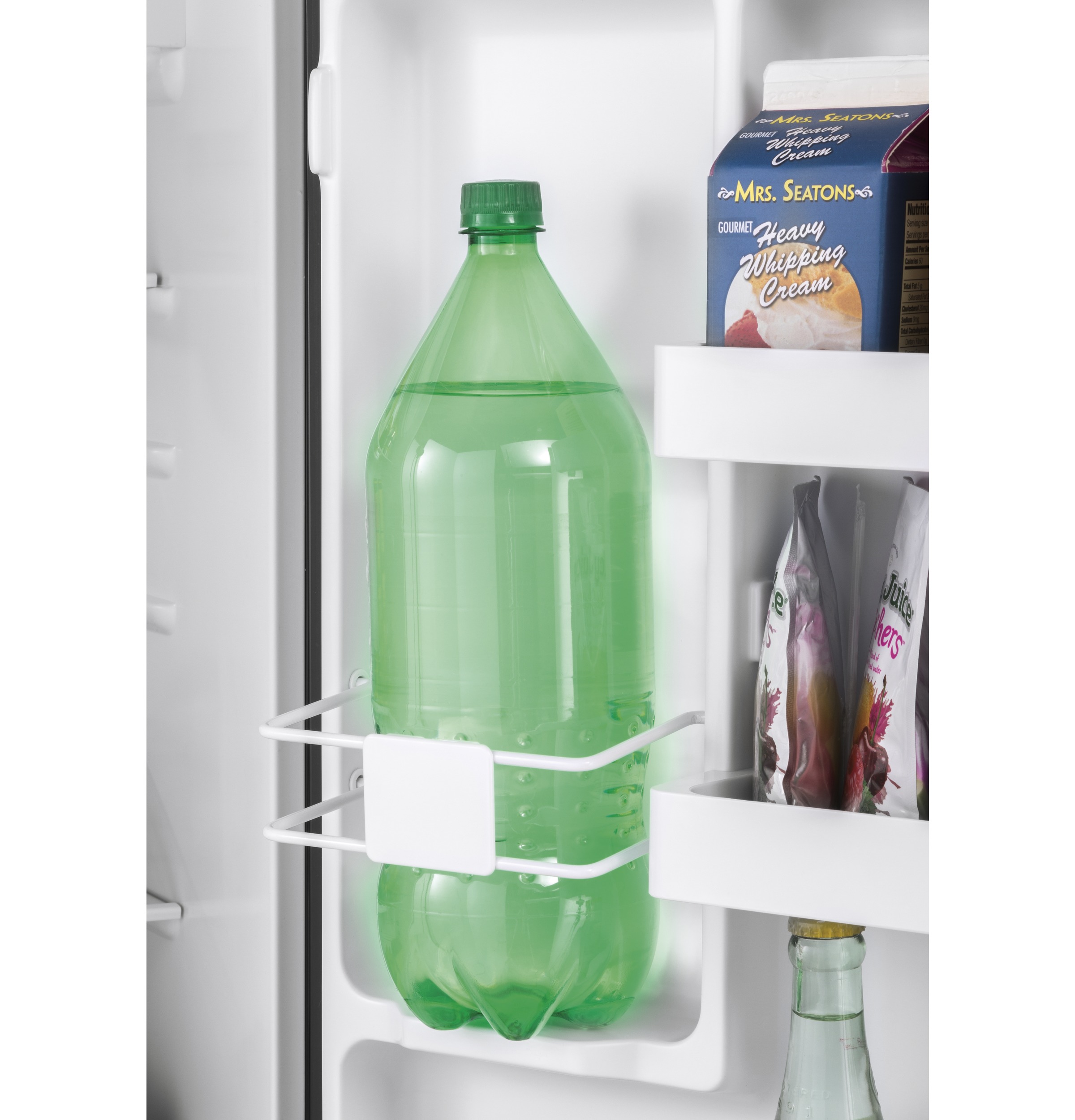 3.3 Cu. Ft. Compact Refrigerator3.3 Cu. Ft. Compact Refrigerator HC33SW20RB