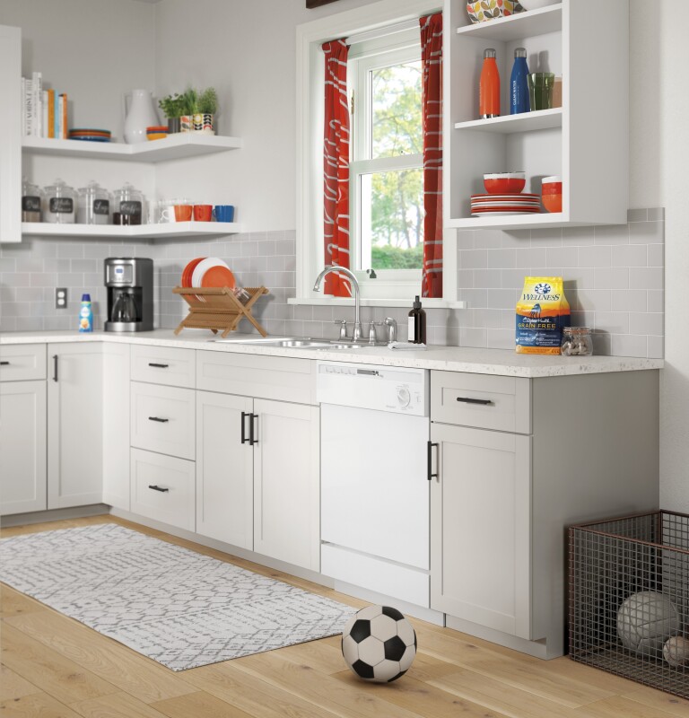 Hotpoint® Built-In Dishwasher HDA2100HWW