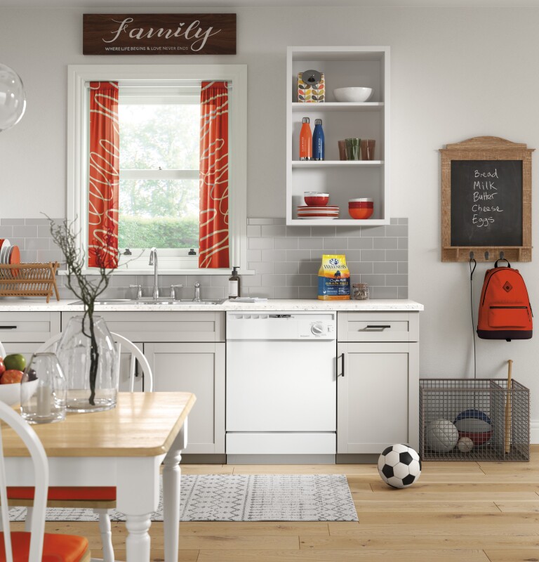 Hotpoint® Built-In Dishwasher HDA2100HWW