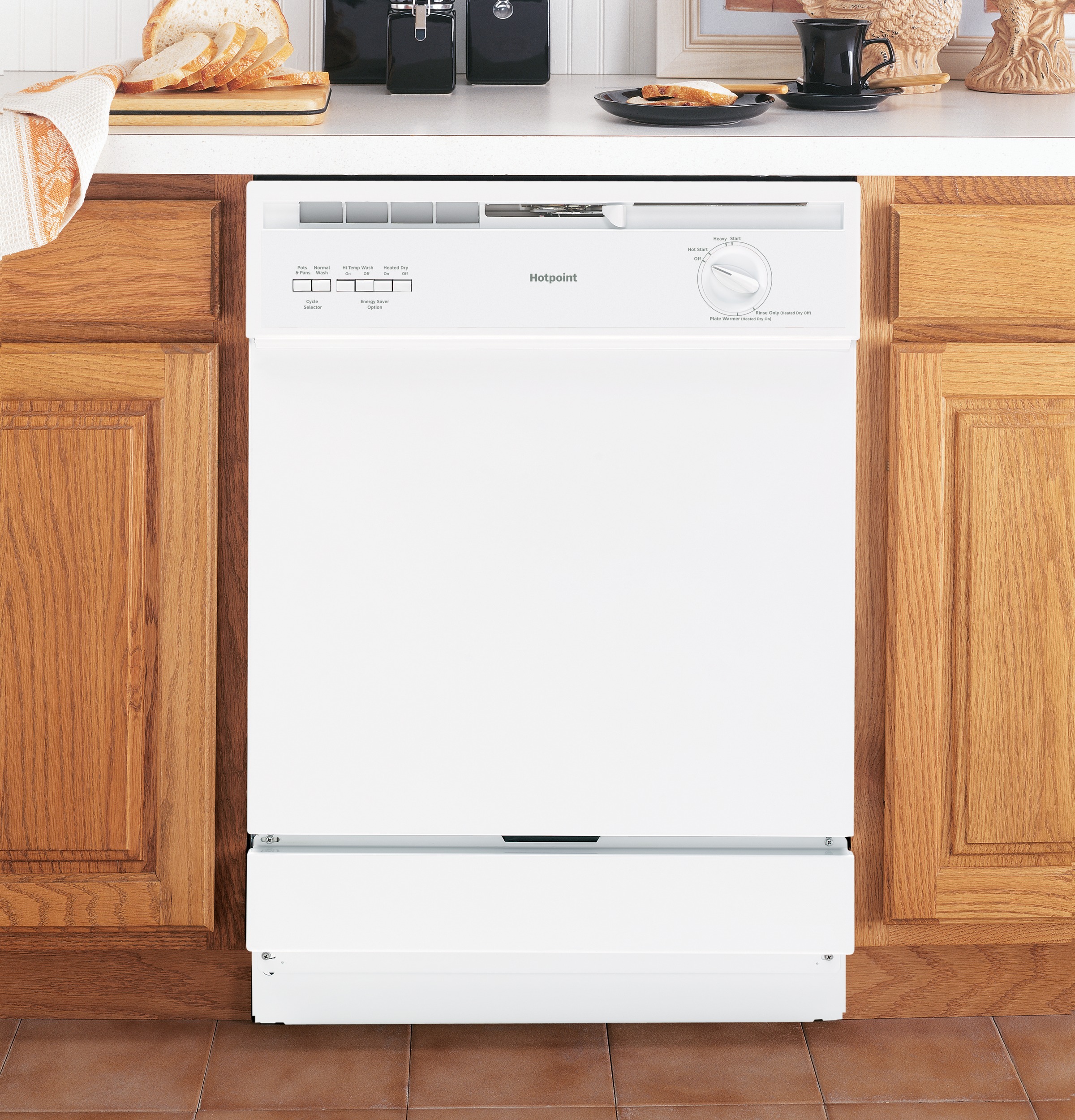 Hotpoint® Built-In Dishwasher HDA3600HWW