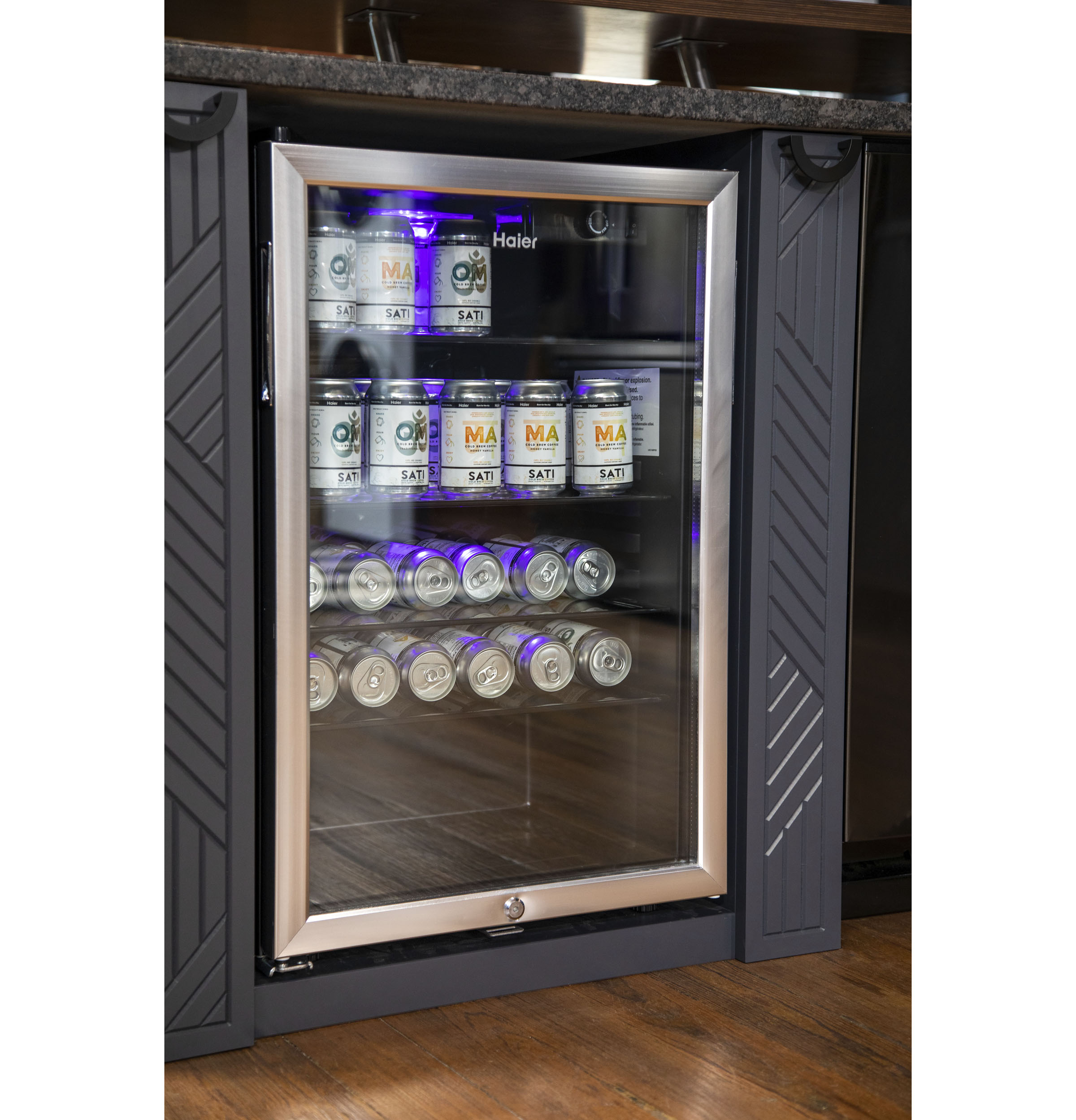 150-Can Beverage Center150-Can Beverage Center HEBF100BXS