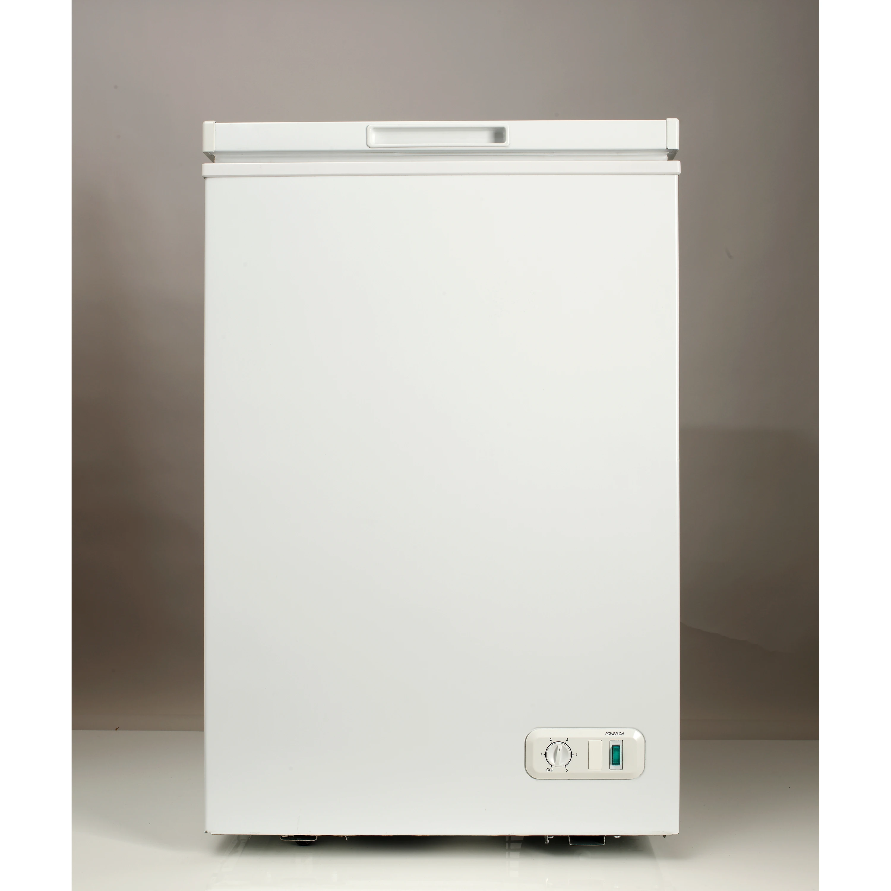 3.5 Cu. Ft. Capacity Chest Freezer HF35CM23NW