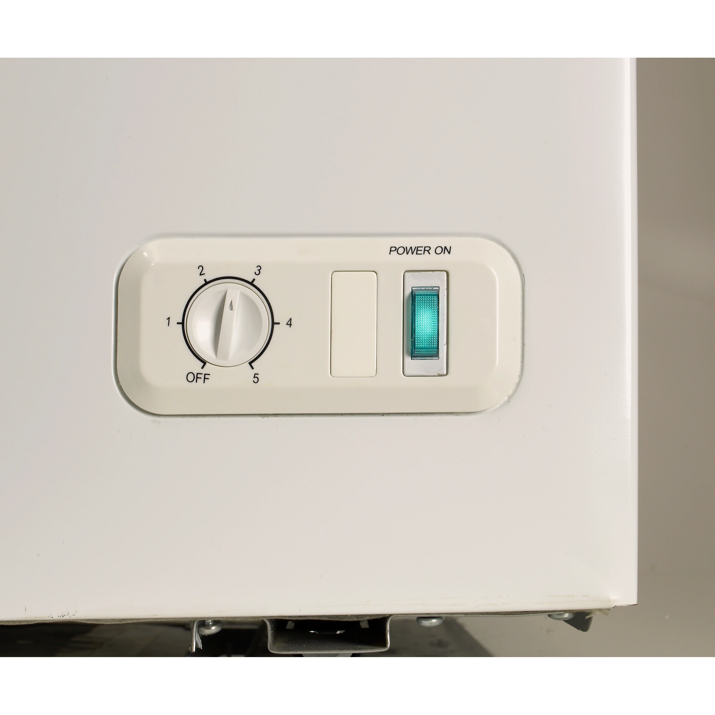 3.5 Cu. Ft. Capacity Chest Freezer HF35CM23NW