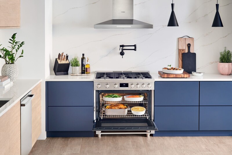 800 Series Gas Freestanding Range 36'' HGS8655UC