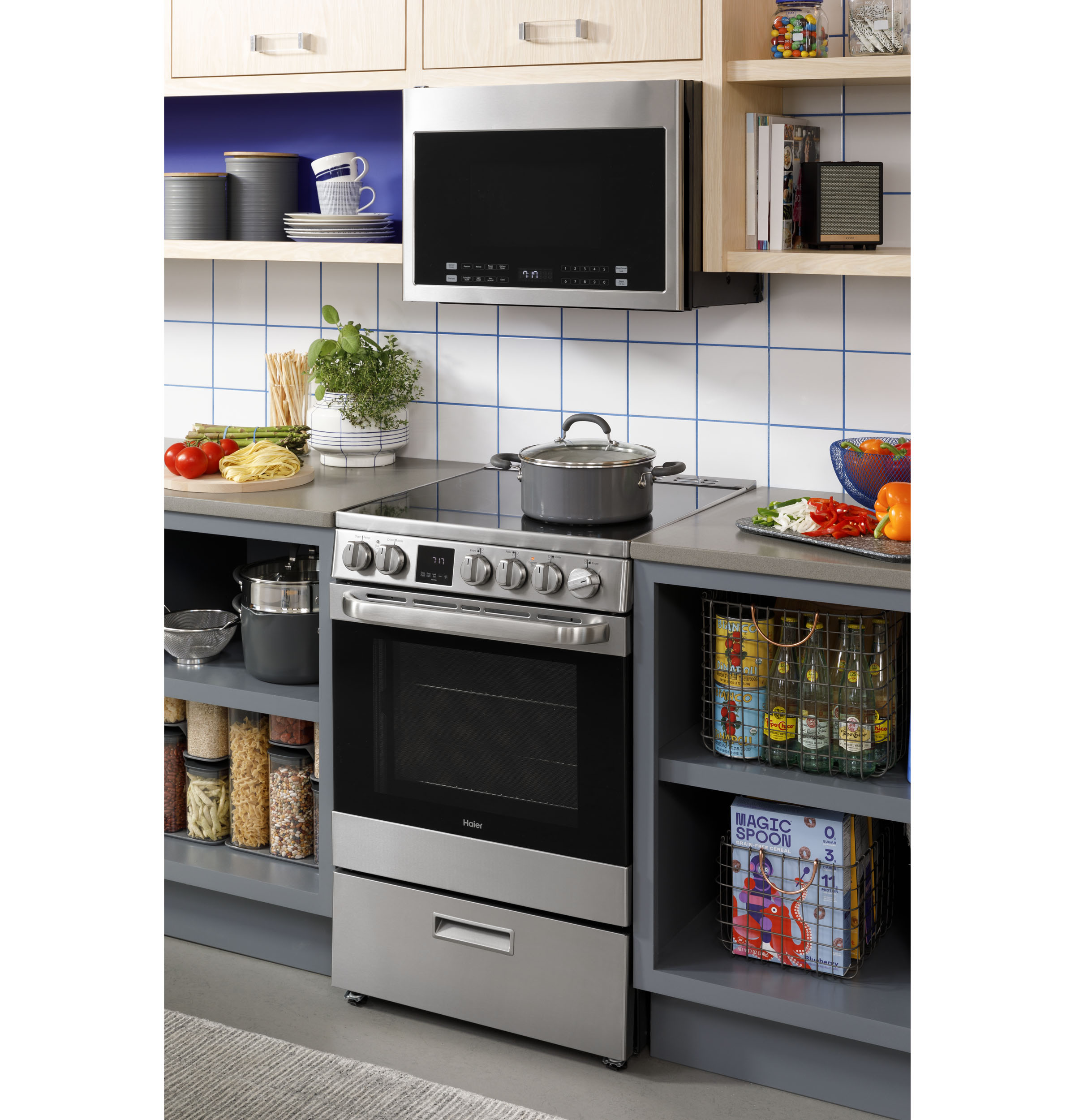 24" 1.4 Cu. Ft. Over-The-Range Microwave Oven24" 1.4 Cu. Ft. Over-The-Range Microwave Oven HMV1472BHS
