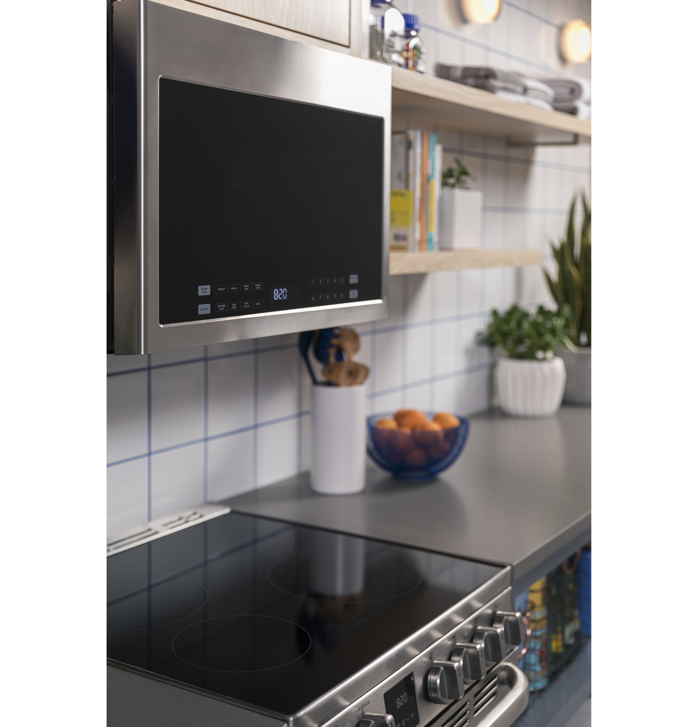 24" 1.4 Cu. Ft. Over-The-Range Microwave Oven24" 1.4 Cu. Ft. Over-The-Range Microwave Oven HMV1472BHS