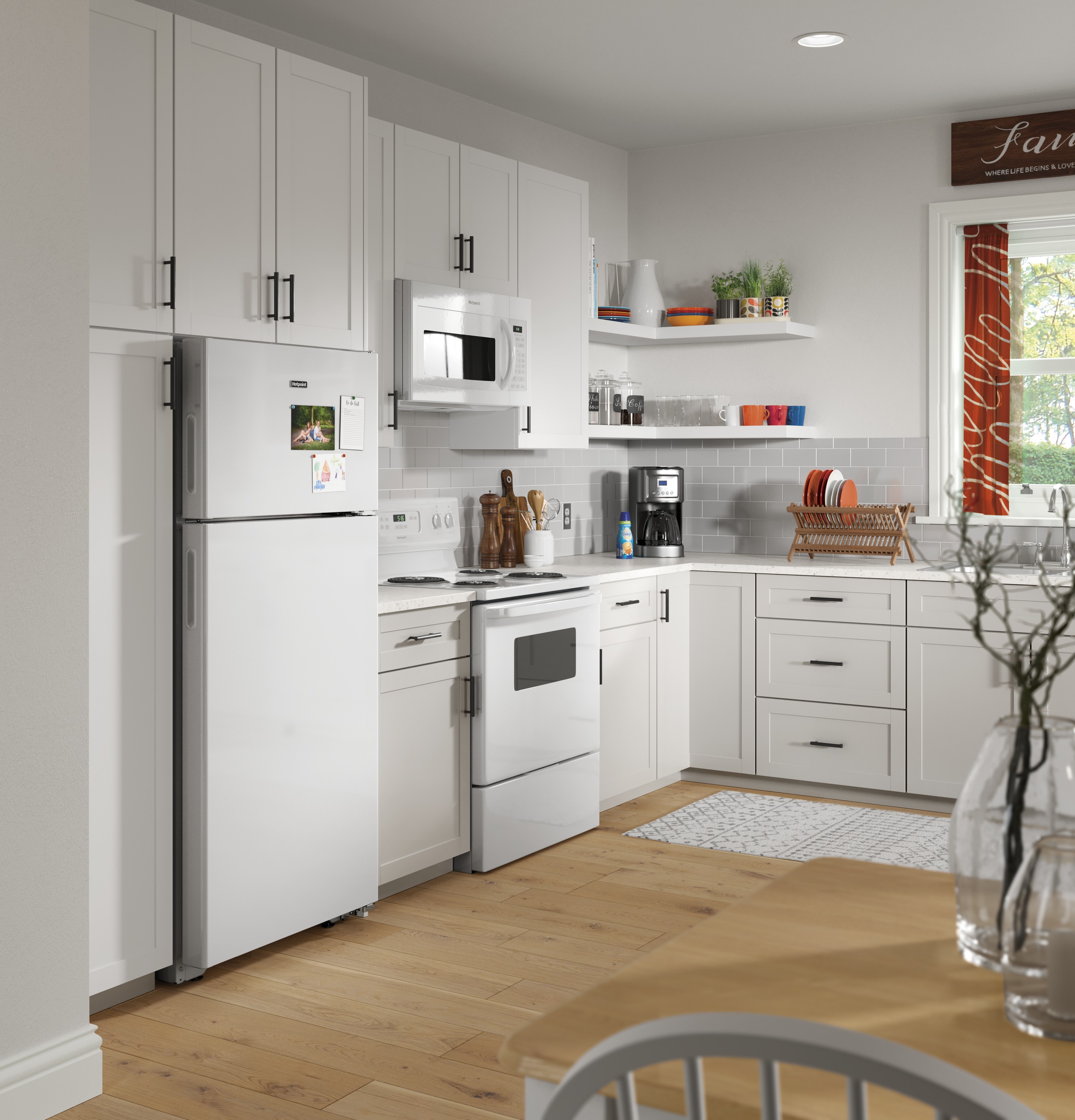 17.5 Cu. Ft. Top-Freezer Refrigerator HPS18BTHWW