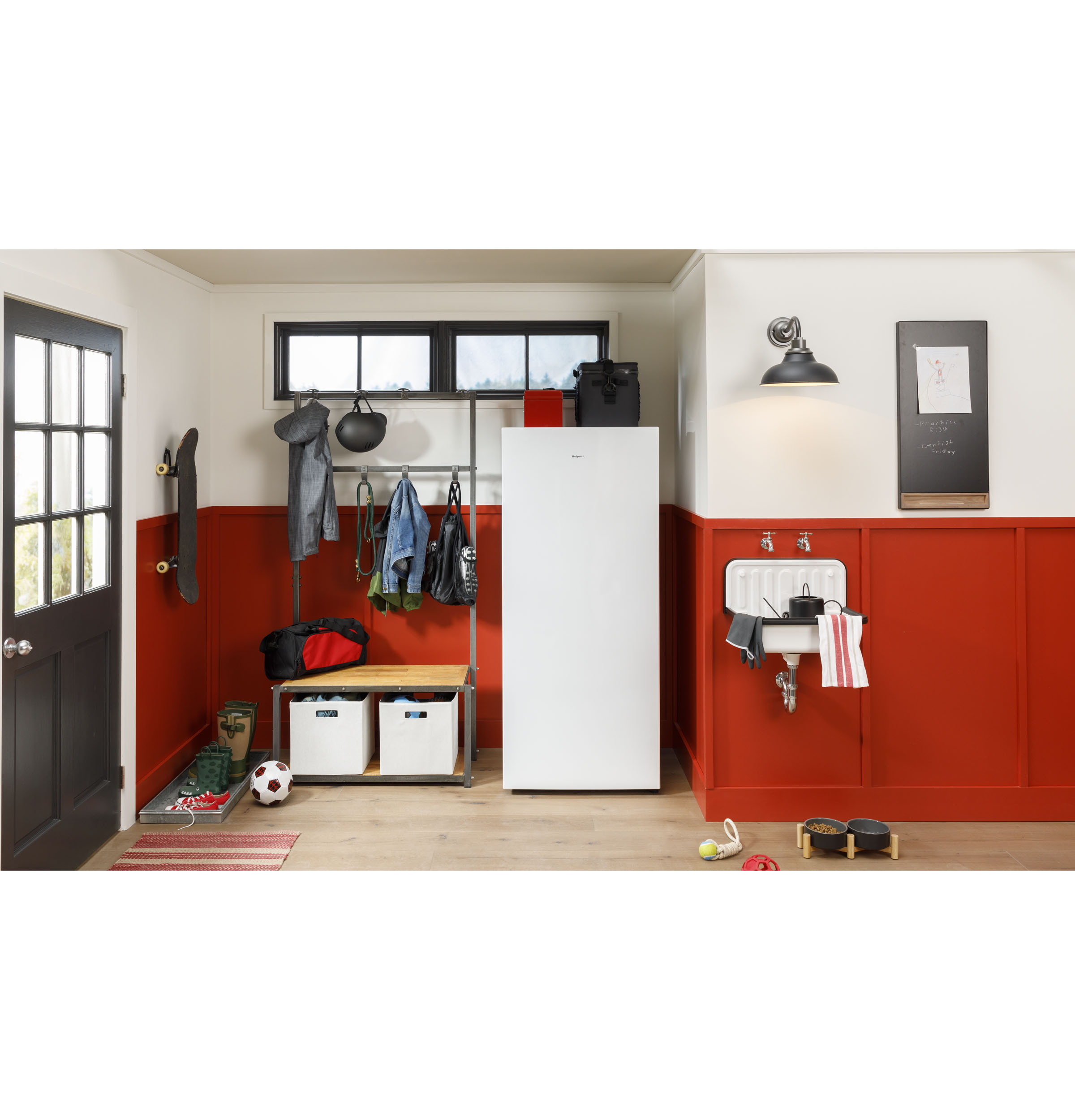 13 Cu. Ft. Frost-free Upright Freezer HUF13STRWW