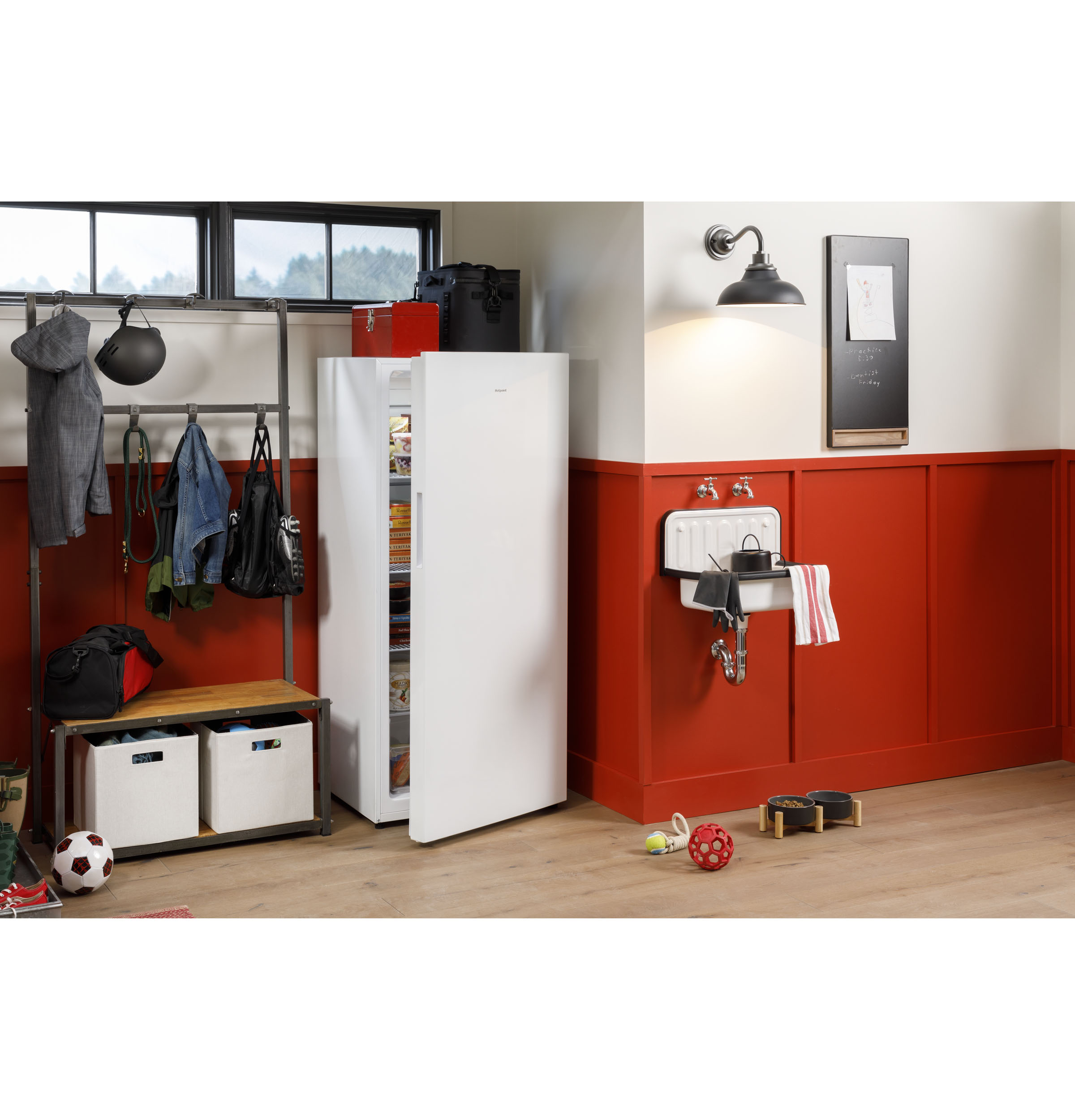 13 Cu. Ft. Frost-free Upright Freezer HUF13STRWW