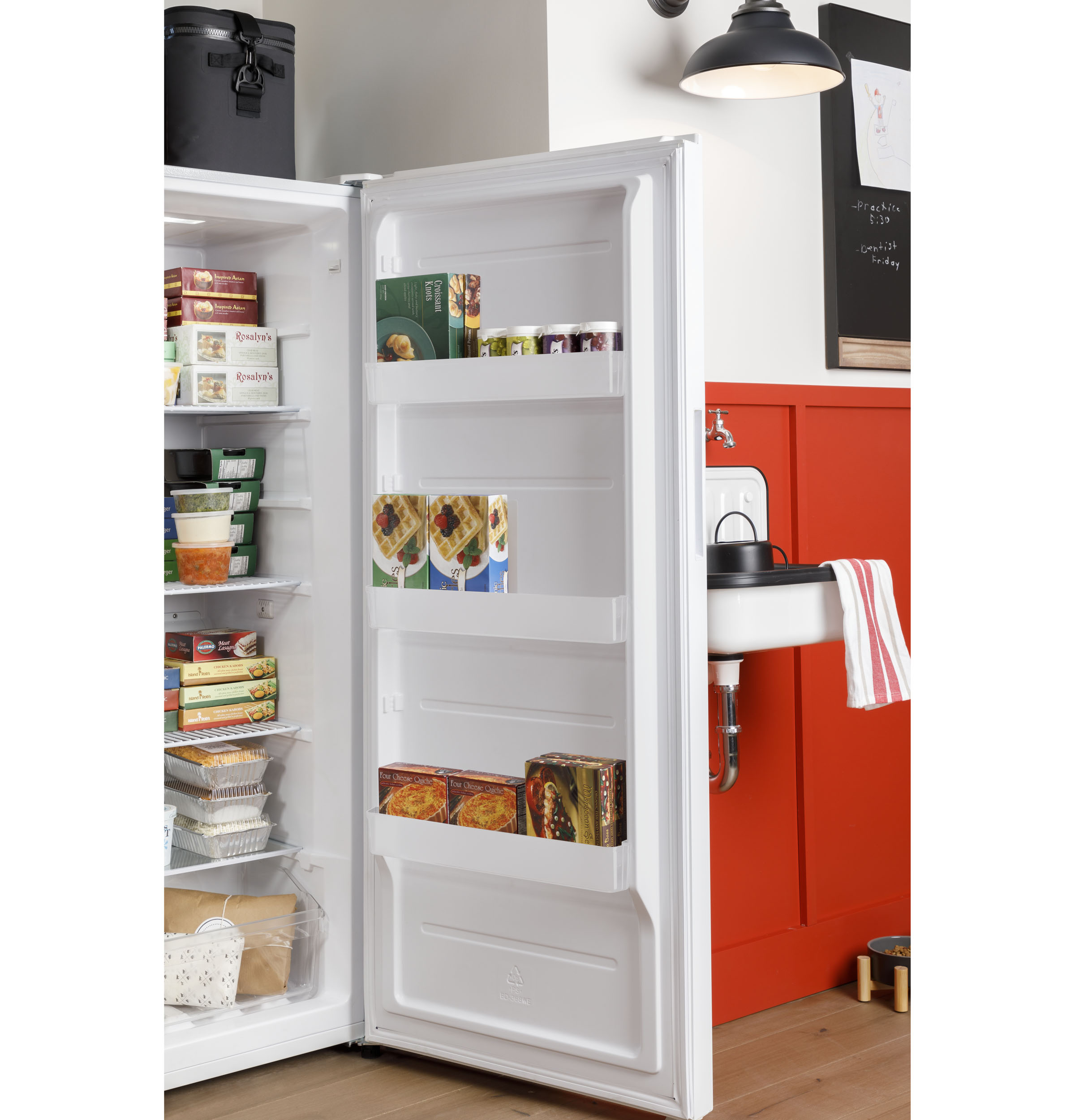 13 Cu. Ft. Frost-free Upright Freezer HUF13STRWW