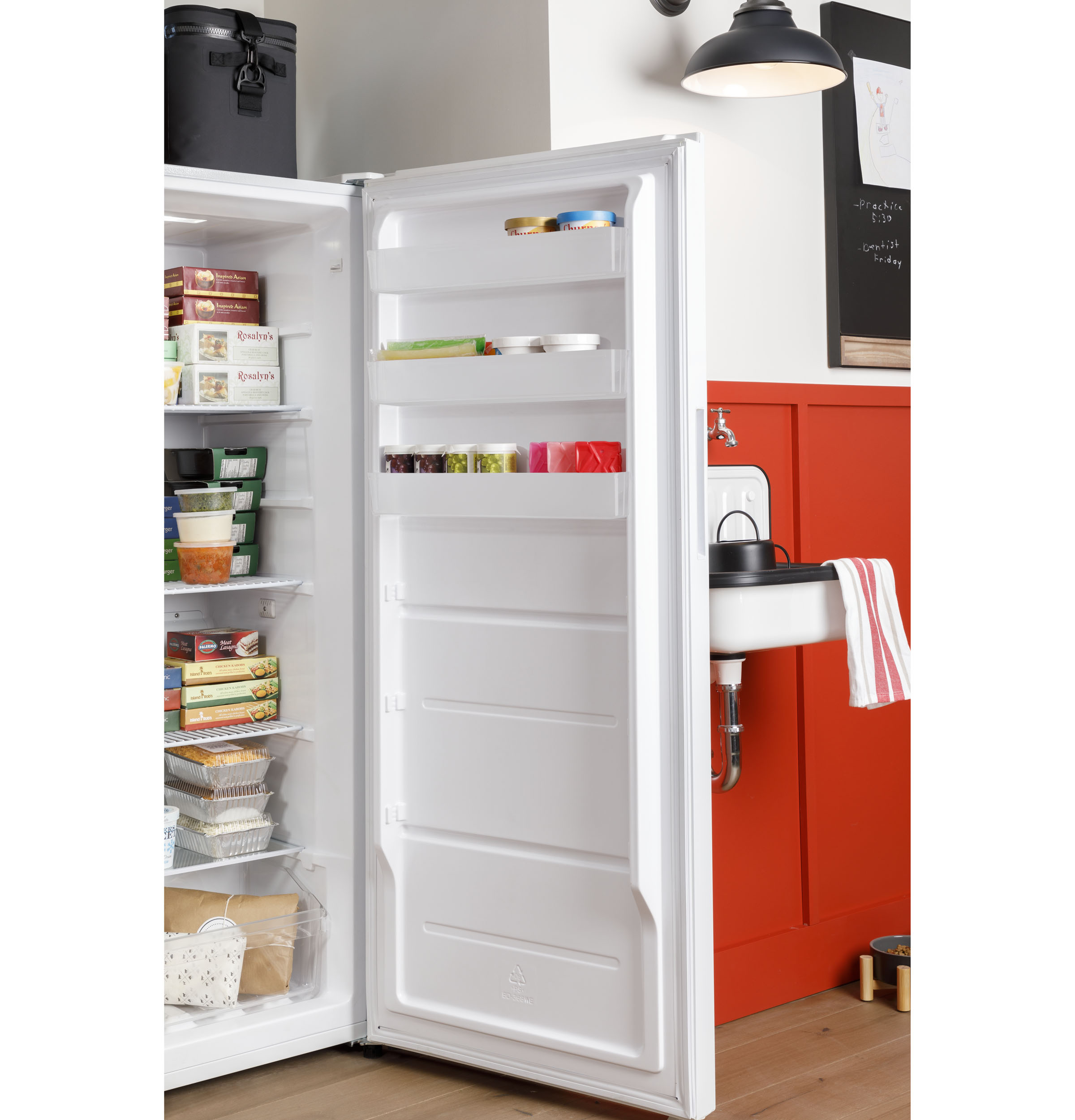 13 Cu. Ft. Frost-free Upright Freezer HUF13STRWW