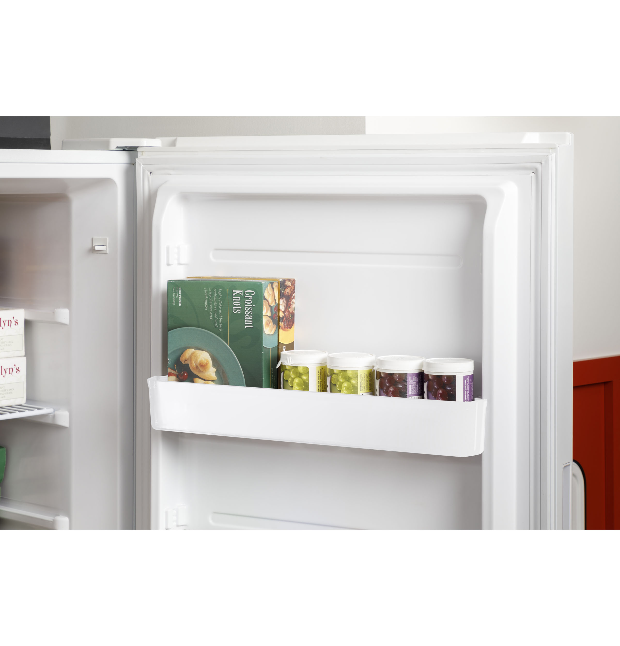 13 Cu. Ft. Frost-free Upright Freezer HUF13STRWW