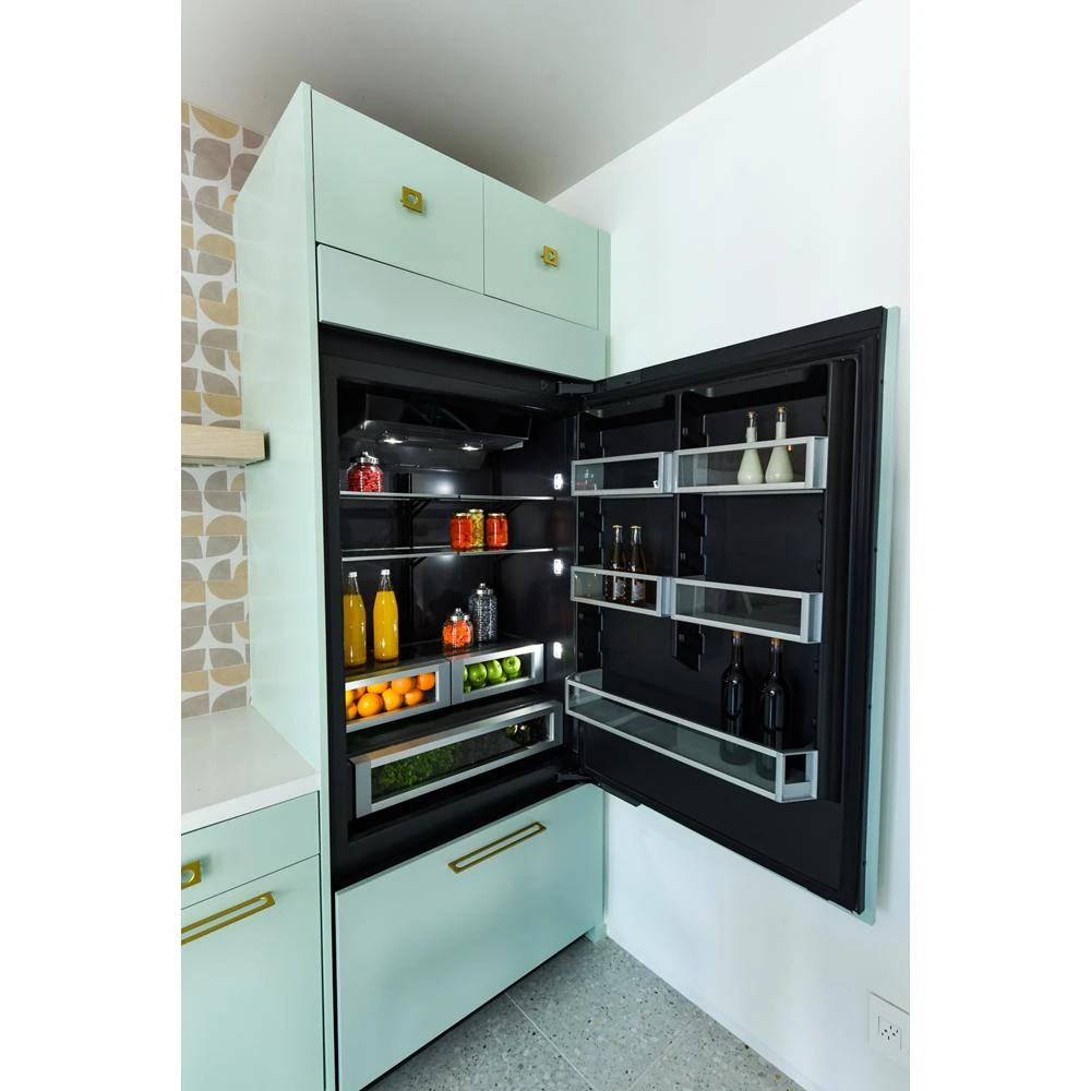 36” Panel-Ready Built-In Bottom-Freezer Refrigerator (Right-Hand Door Swing) JB36NXFXRE