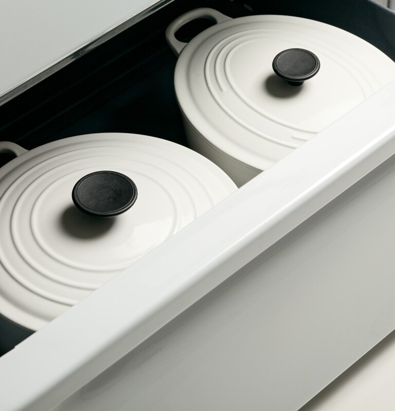 30" Free-Standing Electric Range JB450DFWW