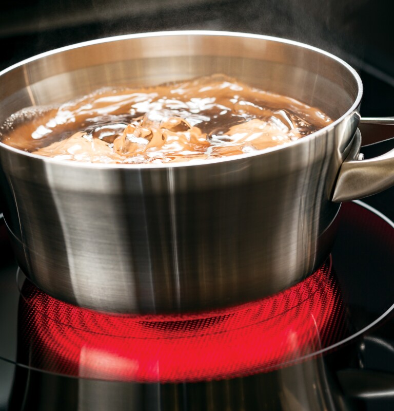 30" Free-Standing Electric Range JB630DFBB