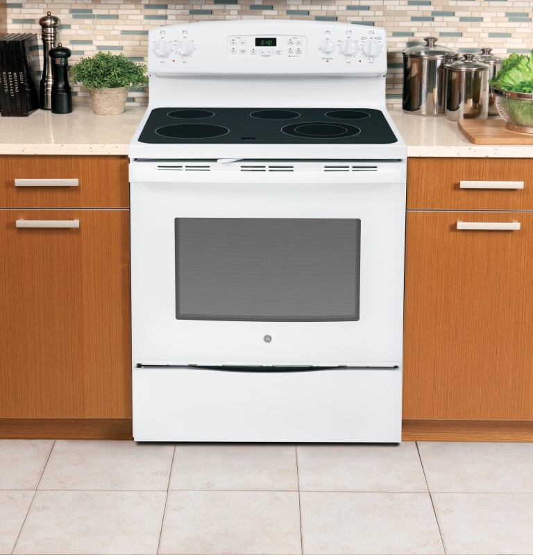 30" Free-Standing Electric Range JB640DFWW