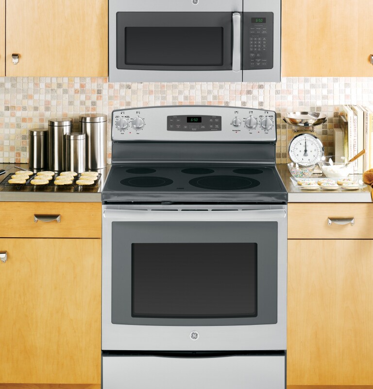 30" Free-Standing Electric Range JB650SFSS