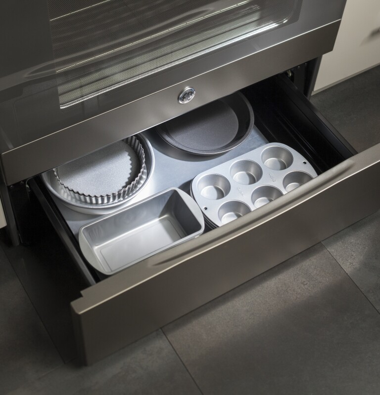 30" Free-Standing Electric Convection Range JB655EKES