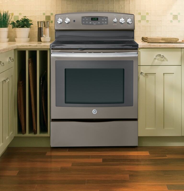 30" Free-Standing Electric Convection Range JB690EFES