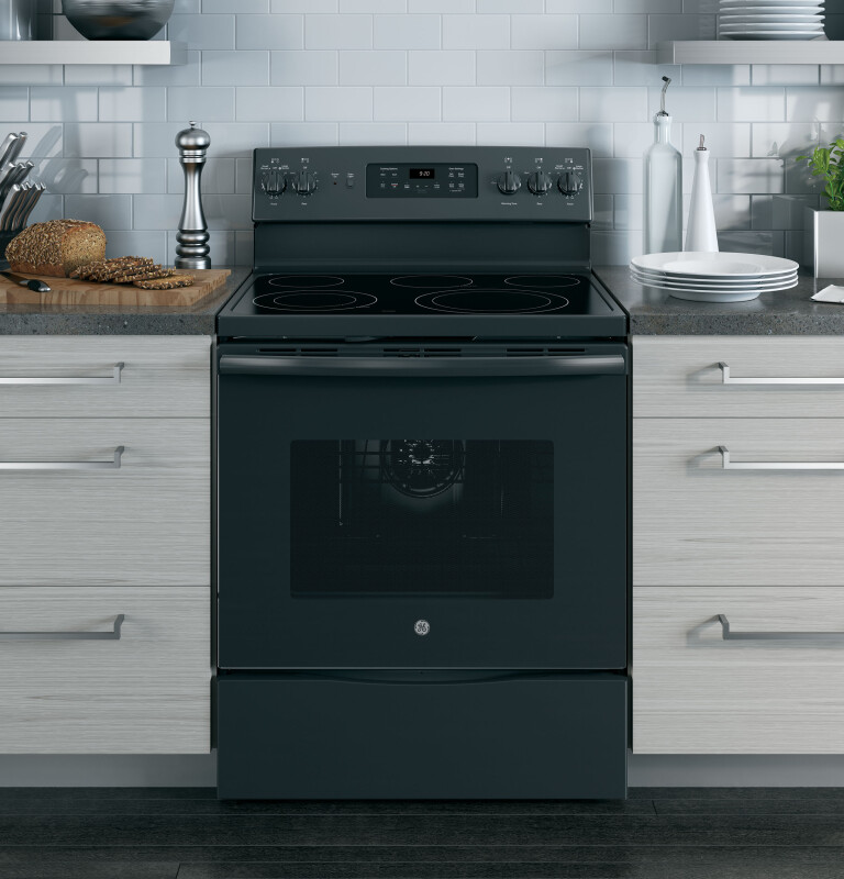 30" Free-Standing Electric Convection Range JB700DJBB