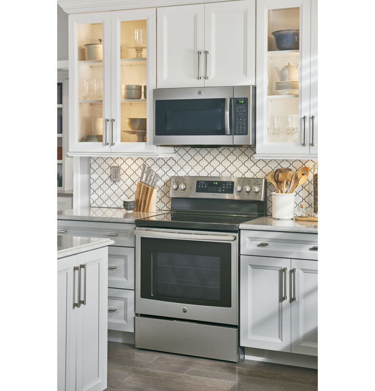 Adora series by 30" Free-Standing Electric Convection Range JB755SJSS