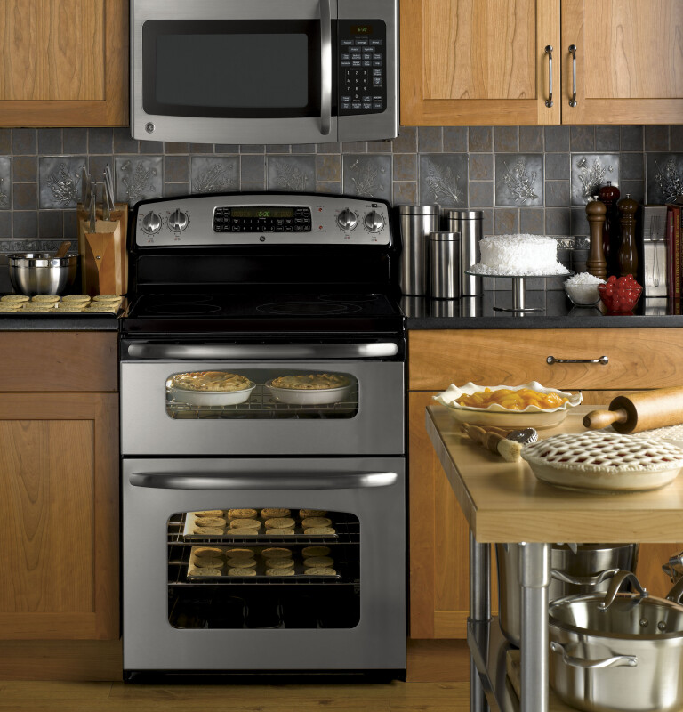 30" Free-Standing Electric Dual Cavity Range JB850SPSS
