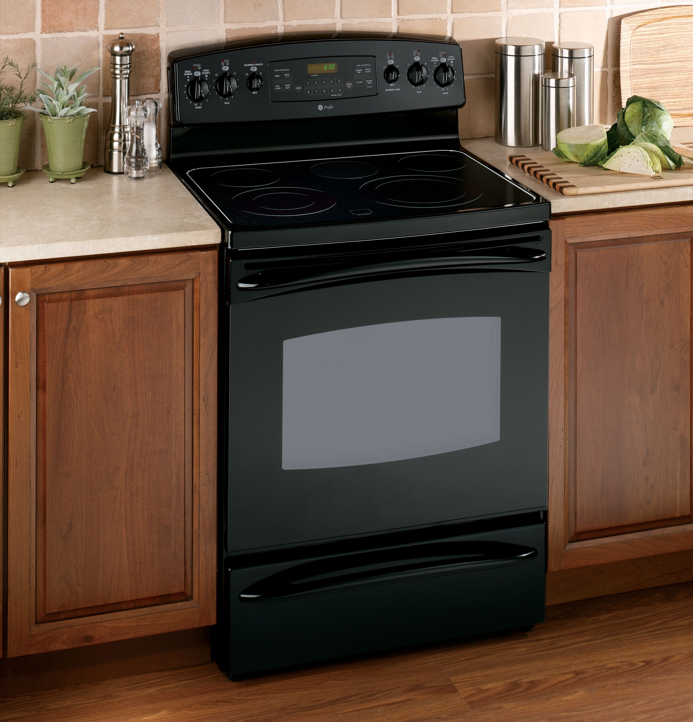 30" Free-Standing Electric Range JB900BKBB