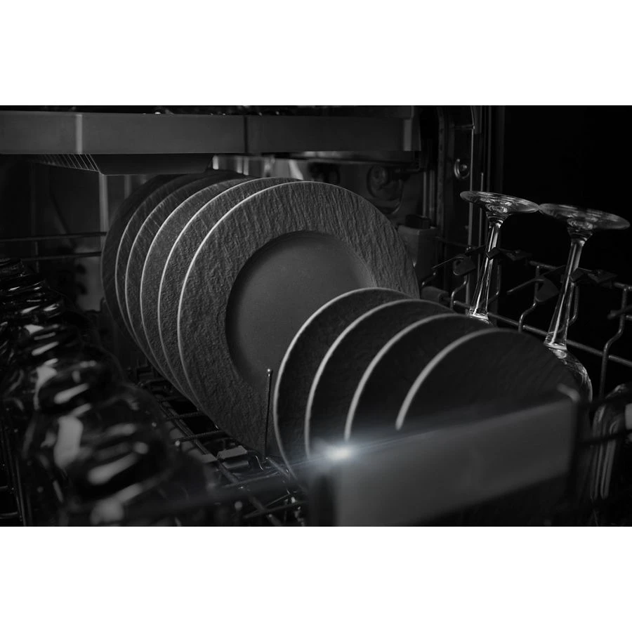 NOIR 24" Built-In Dishwasher, 39 dBA JDPSS244LM