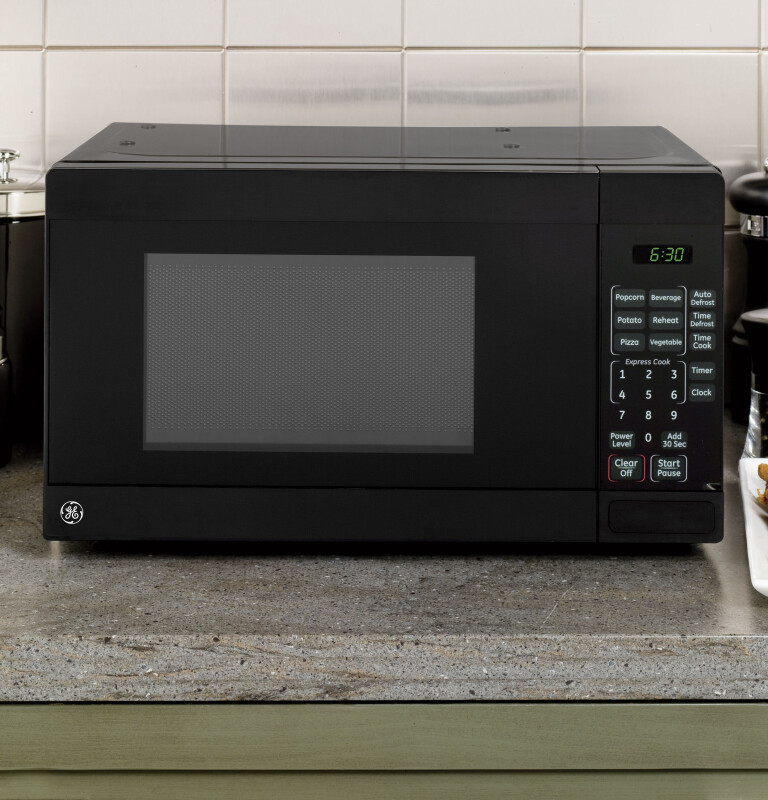 0.7 Cu. Ft. Capacity Countertop Microwave Oven JE740DRBB