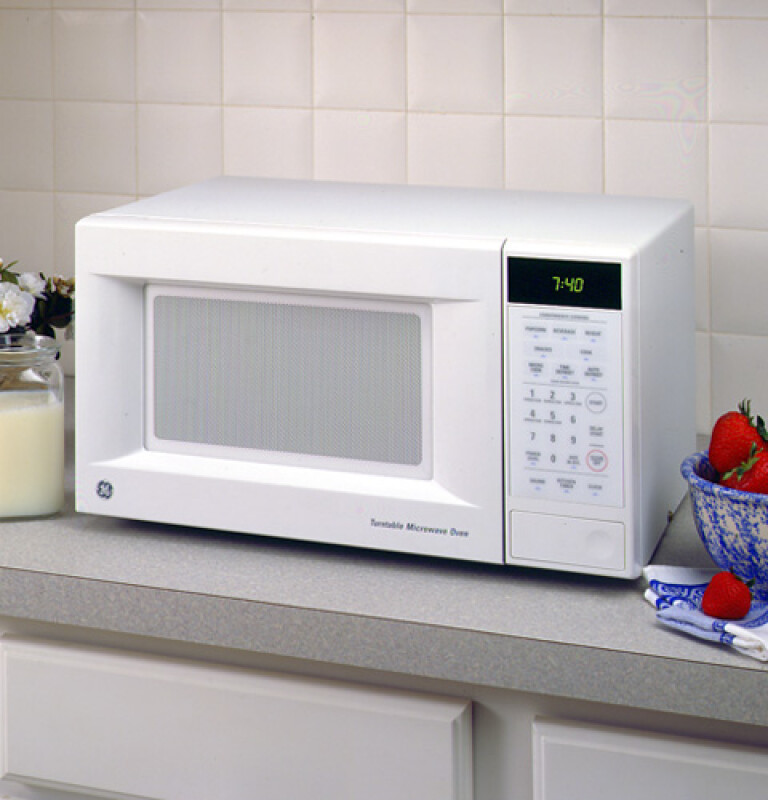 Compact .7 Cu.Ft. Capacity, 700 Watt Microwave Oven JE740WY
