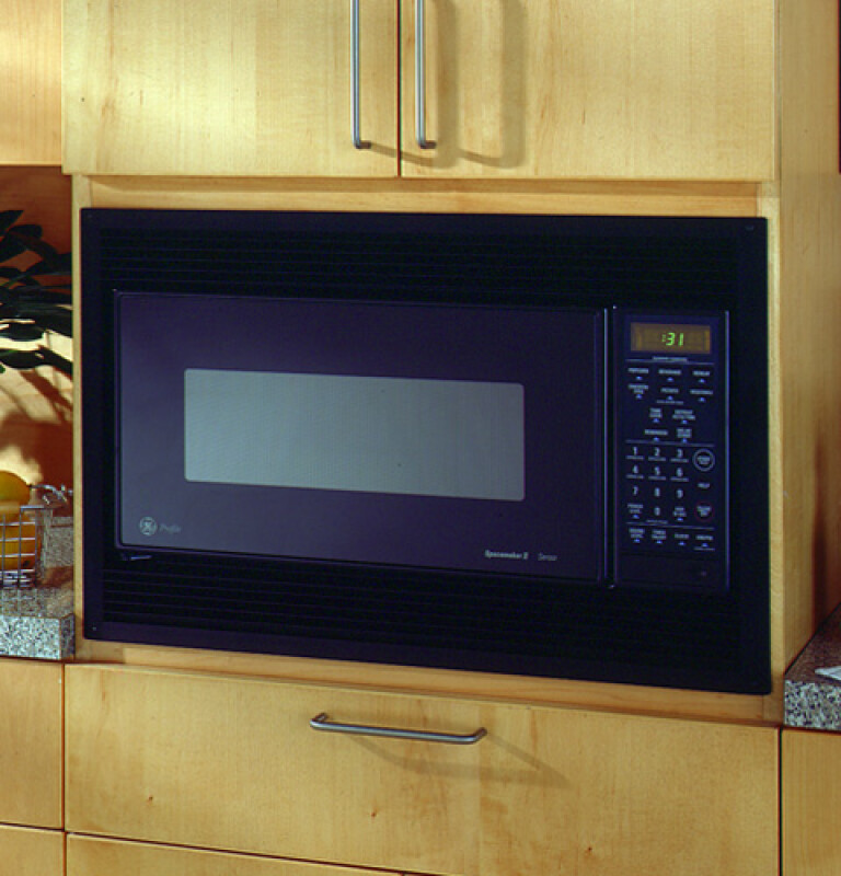 Spacemaker II .9 Cu. Ft. Capacity Microwave Oven JEM31GA