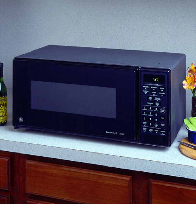GE Spacemaker II Microwave Oven Black JEM31GY Picture 1