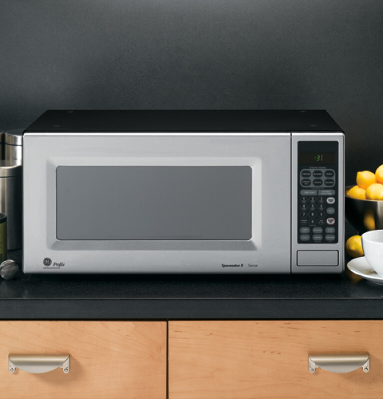 GE Profile Spacemaker II Microwave Oven Black JEM31SF Picture 1