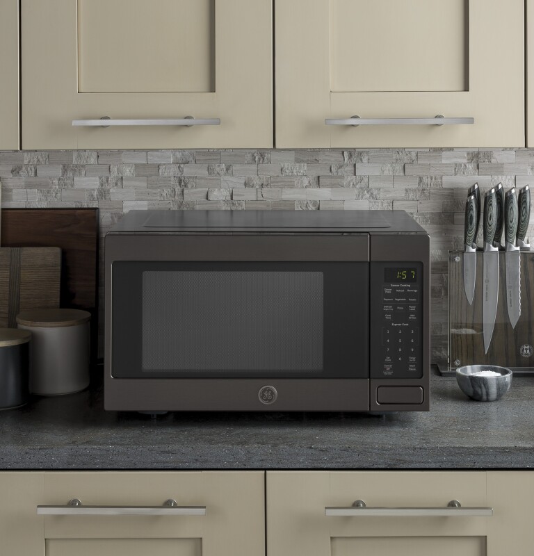 1.6 Cu. Ft. Countertop Microwave Oven JES1657BMTS