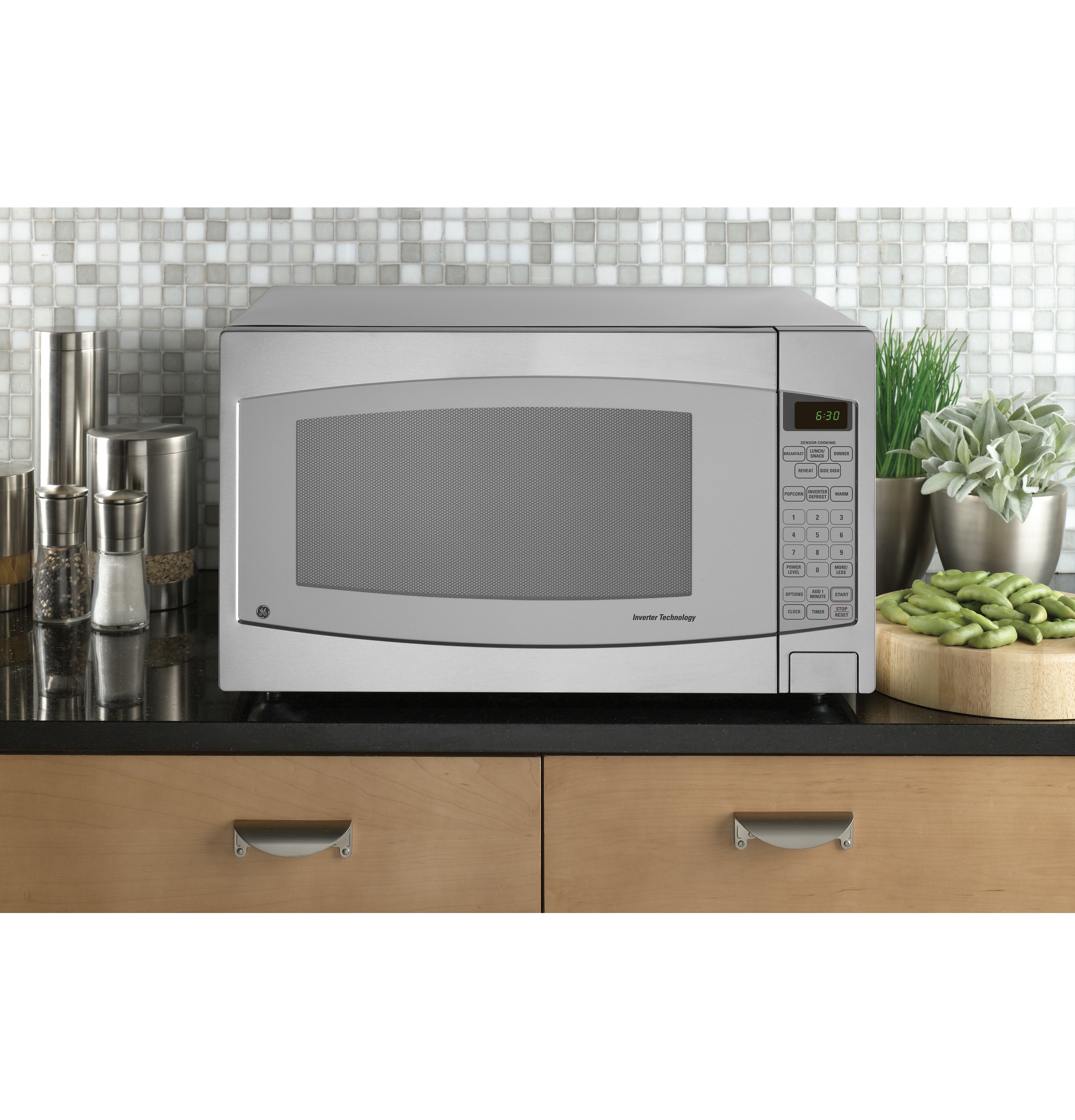 2.2 Cu. Ft. Capacity Countertop Microwave Oven JES2251SJ