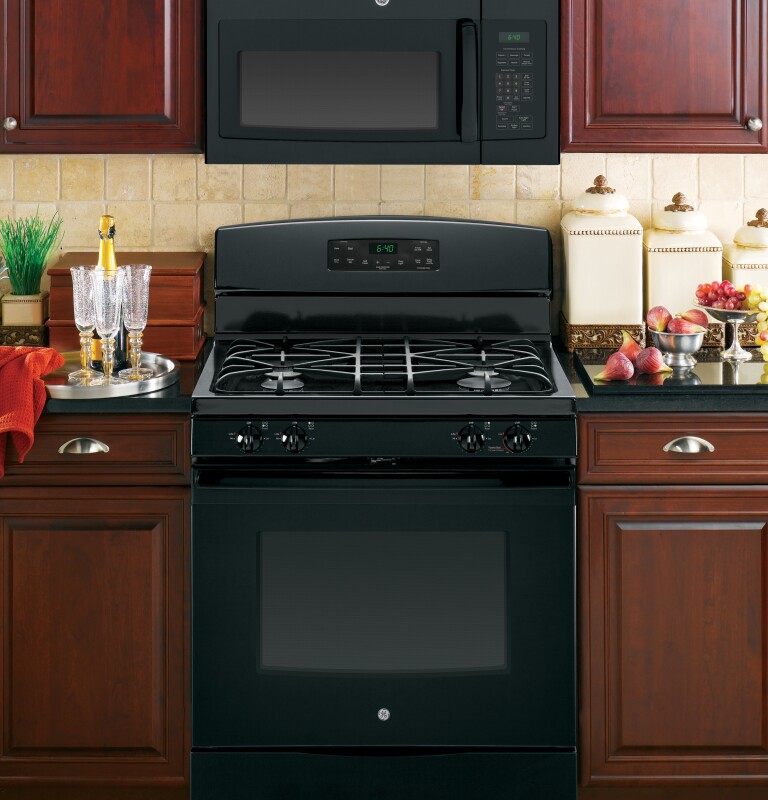 30" Free-Standing Gas Range JGB640DEFBB