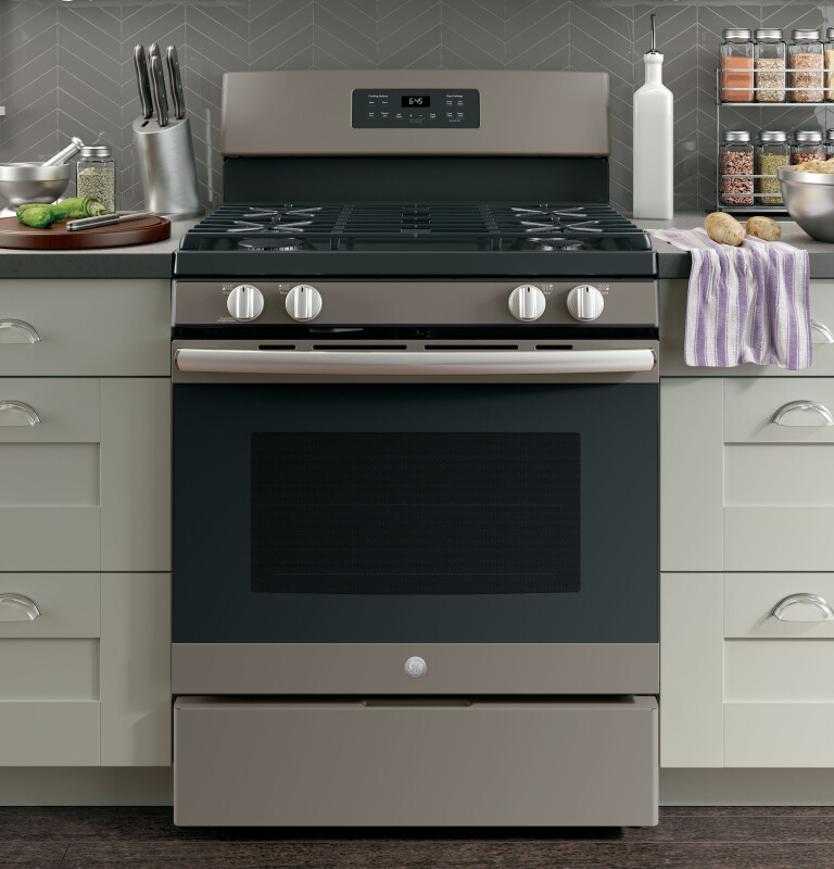 30" Free-Standing Gas Range JGB645EEKES