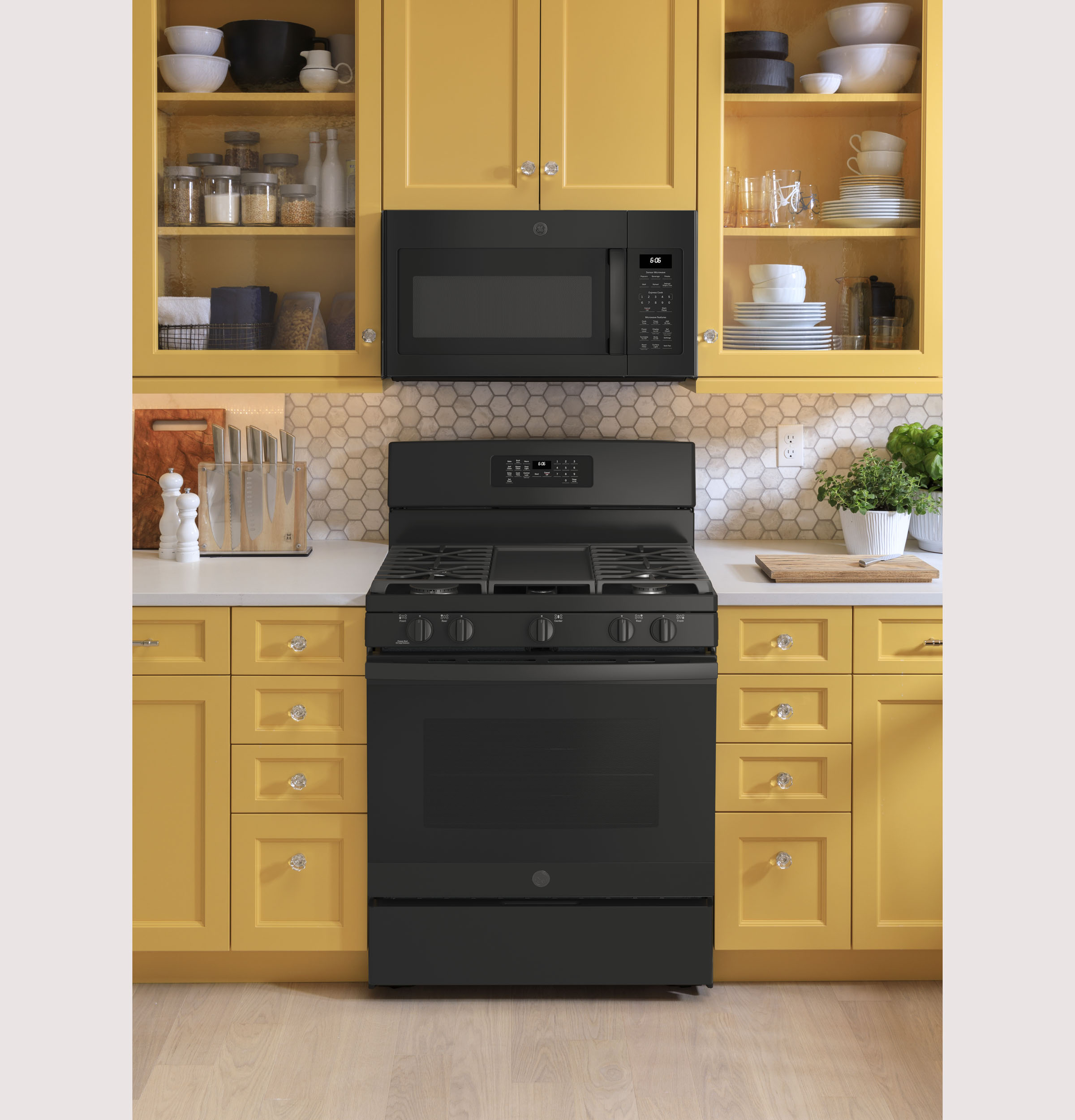 30" Free-Standing Gas Range JGB660DPBB
