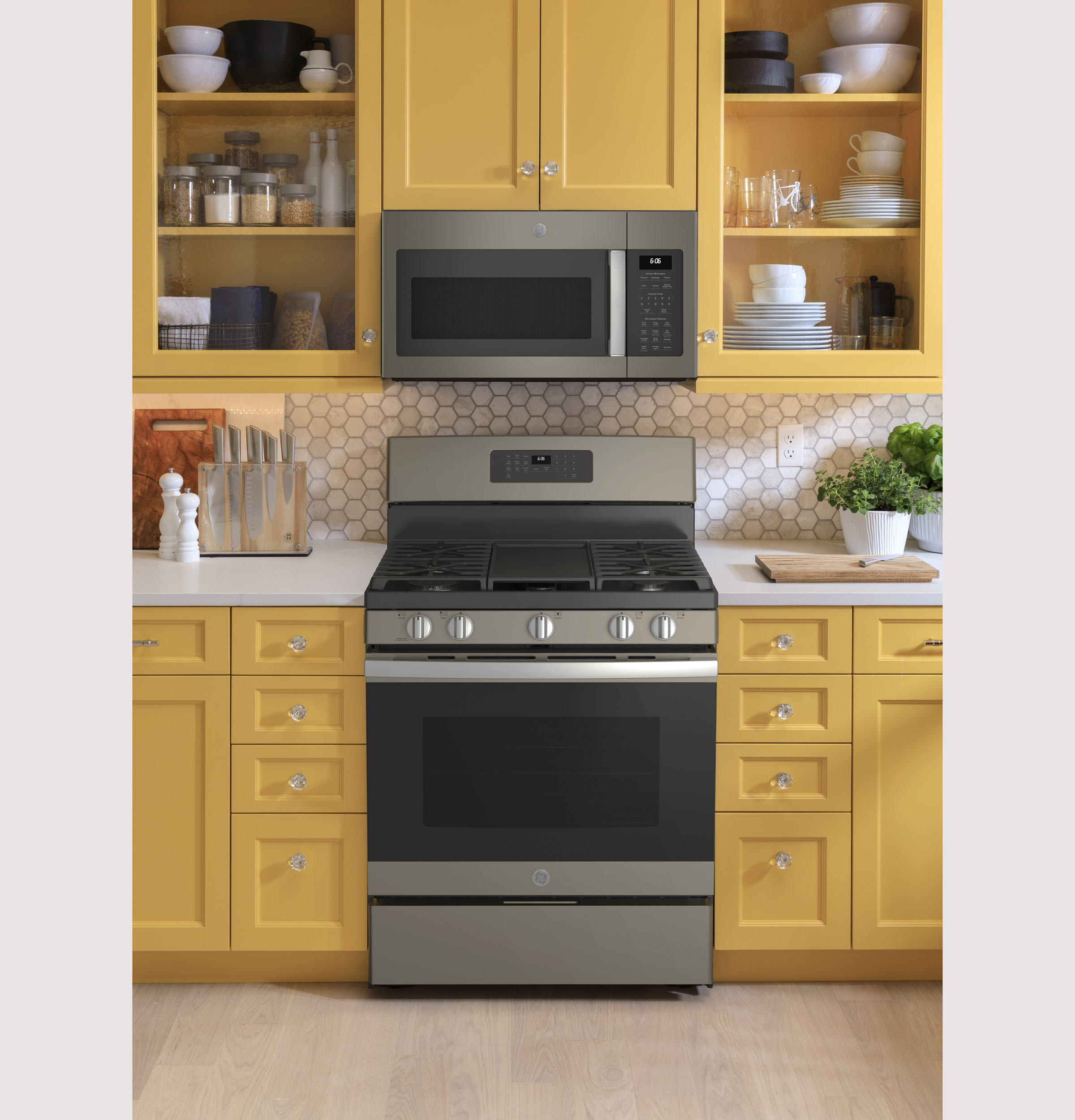 30" Free-Standing Gas Range JGB660EPES
